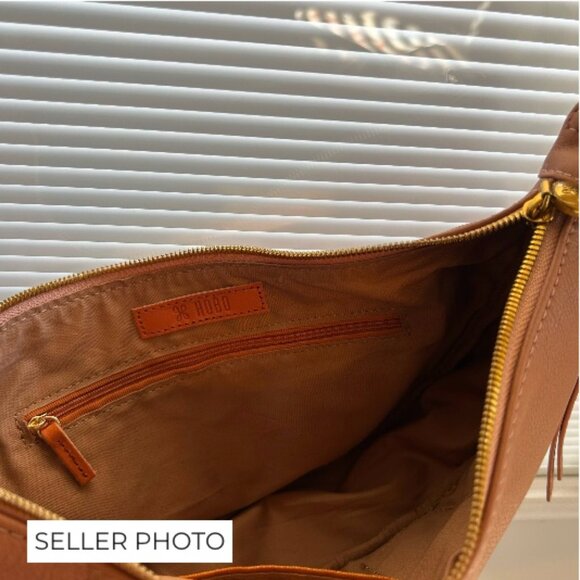 Knox Sling In Pebbled Leather - Picture 7 of 8